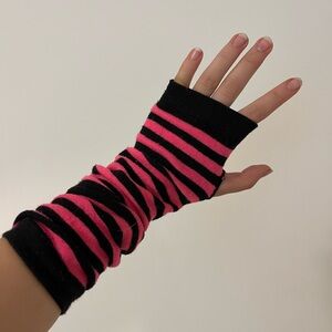 Hot Topic Black and Pink Striped Fingerless Gloves